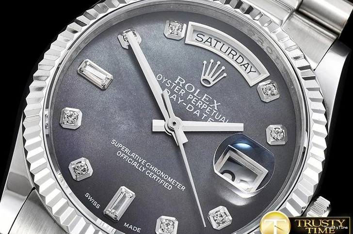 0114 RDD0214B – DayDate 36mm GoAnywhere 682